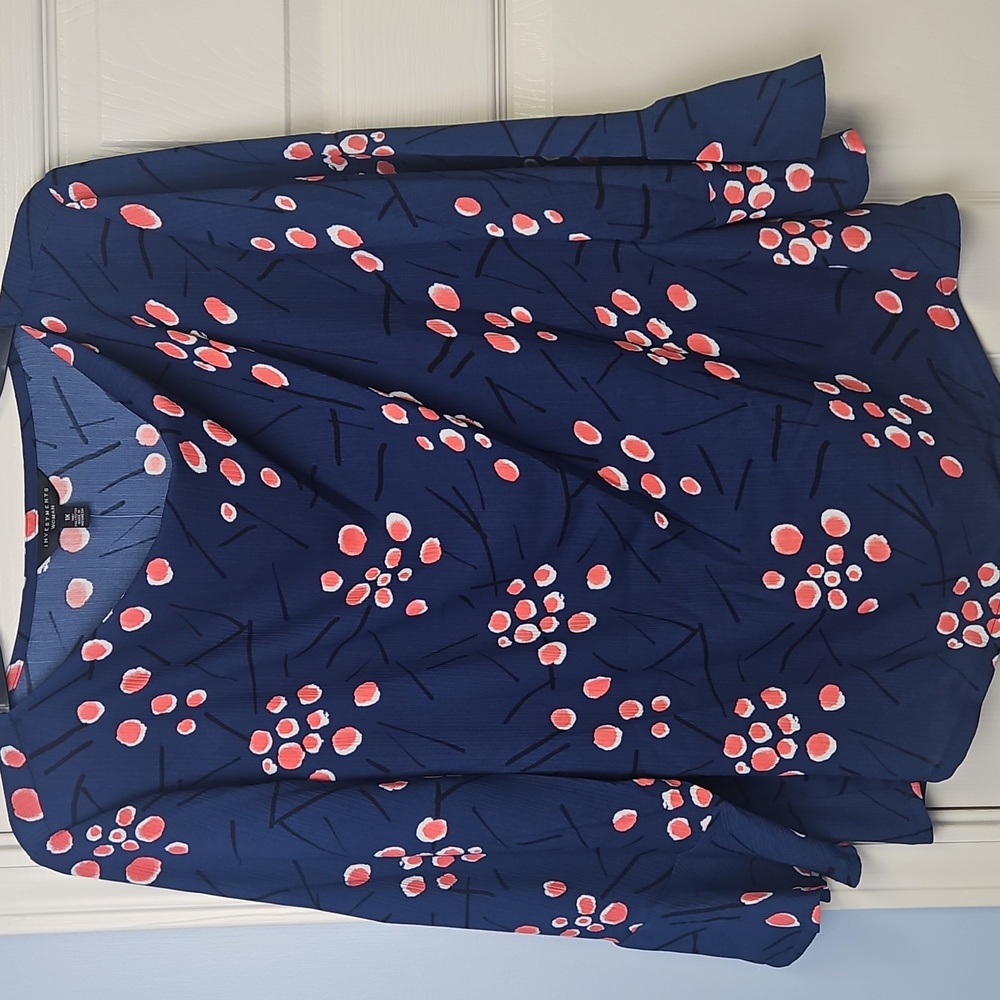 Investments 3/4 Flutter Sleeve Bateau Neckline Plus Top: Navy/Print: Size- 1X